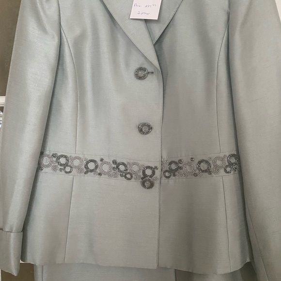 2 piece skirt and jacket - Picture 3 of 4